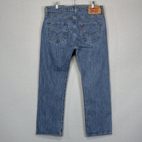 Levis 501 Jeans Mens 34x30 Blue Original Straight Fit Mid Rise Medium Wash Denim - Picture 1 of 11